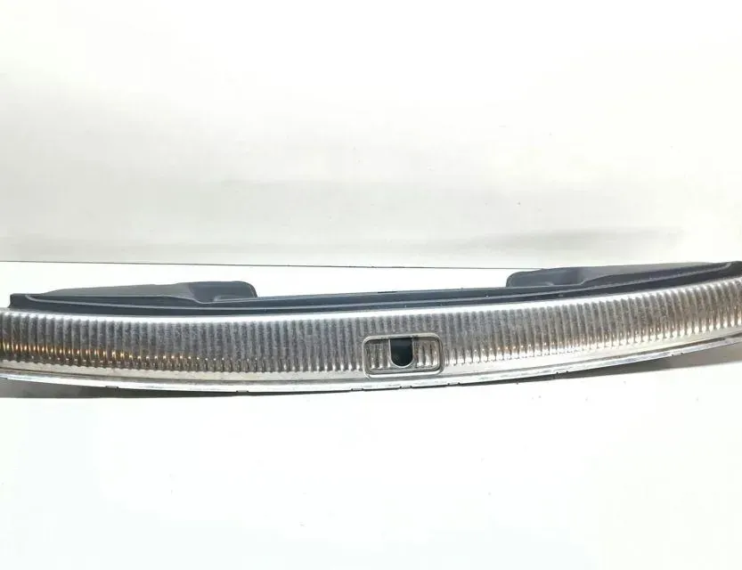 AUDI Q5 8R (2008-2017) Обделка замка багажника 8R0864513C 33656303