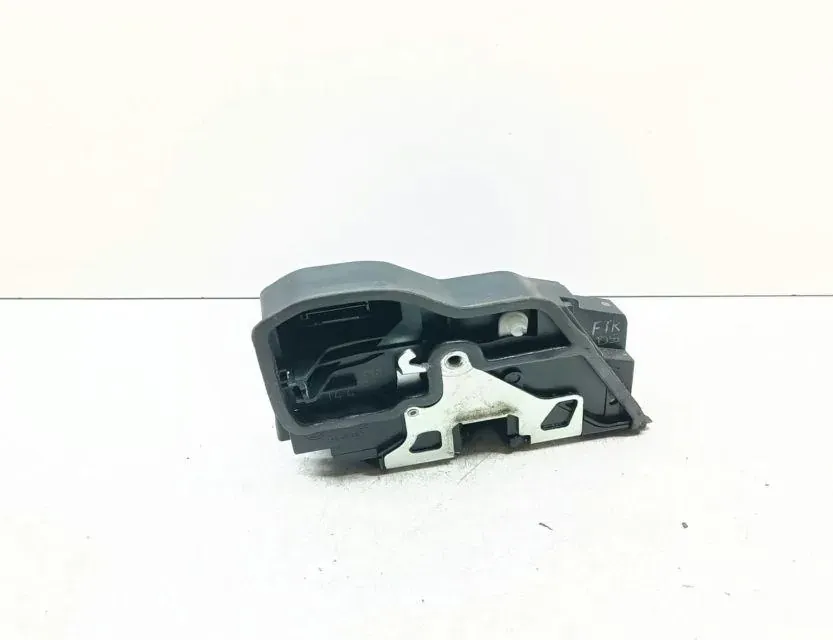BMW 5 Series E60/E61 (2003-2010) Front Right Door Lock 7202144 33657147