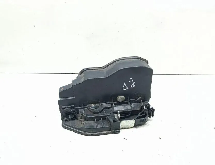 BMW 5 Series E60/E61 (2003-2010) Front Right Door Lock 7202144 33657147