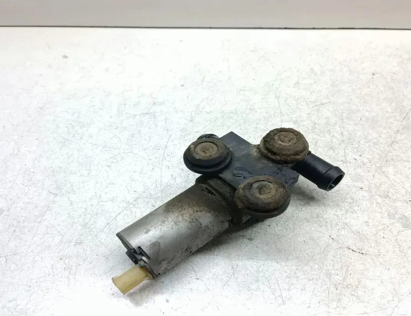 BMW 1 Series E81/E82/E87/E88 (2004-2013) Клапан радиатора отопления 0392020097,6928246 33657903