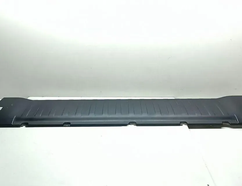 BMW X5 E70 (2006-2013) Обделка замка багажника 7149638 33665110