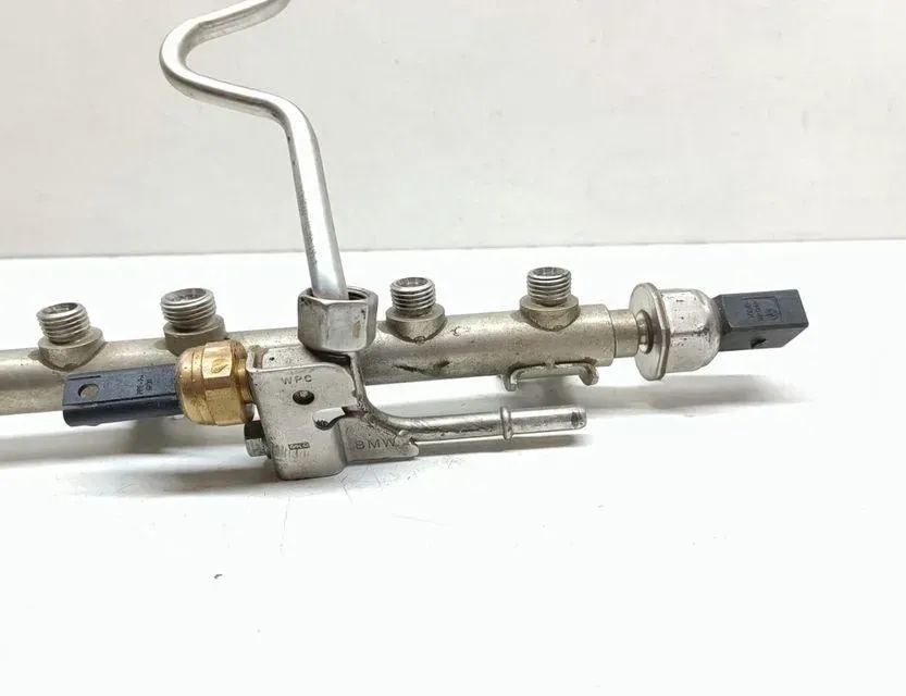 BMW 3 Series E90/E91/E92/E93 (2004-2013) Топливная рейка 7562474 33668314