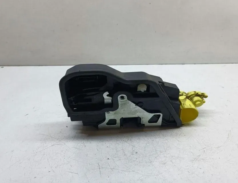 BMW X3 F25 (2010-2017) Замок двери передний правый 7283630 33671410