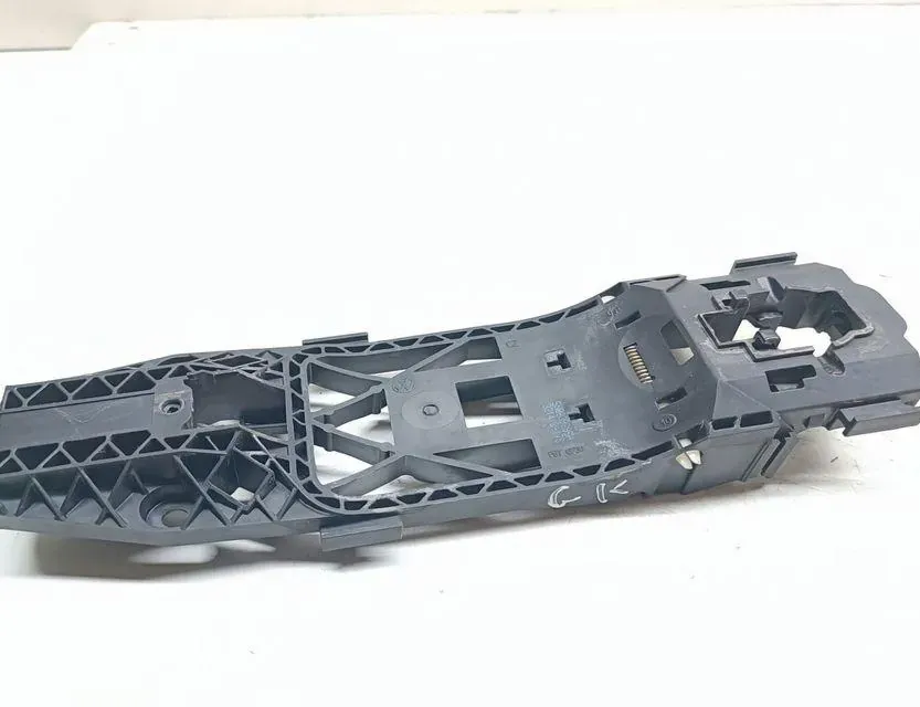 PORSCHE Cayenne 958 (2010-2018) Кронштейн ручки задней левой двери 5N0839885H 33672656