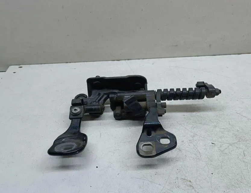 BMW 3 Series E90/E91/E92/E93 (2004-2013) Right Side Bootlid Hinge 7119041 33673332