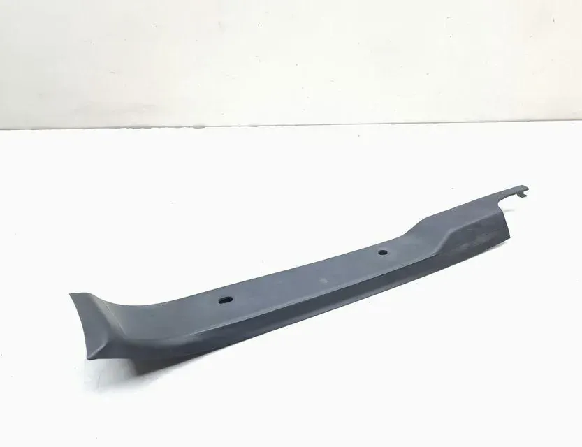 BMW 1 Series F20/F21 (2011-2020) Облицовка заднего правого фонаря 7300664 33674332