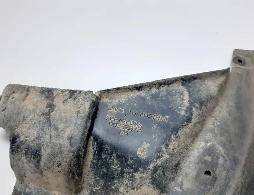 SUBARU Forester SG (2002-2008) Брызговик задний правый 00222972 33680811