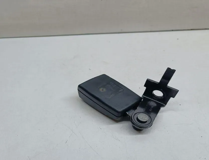 BMW X5 E70 (2006-2013) Rear Middle Seat Buckle 7171197 33684436