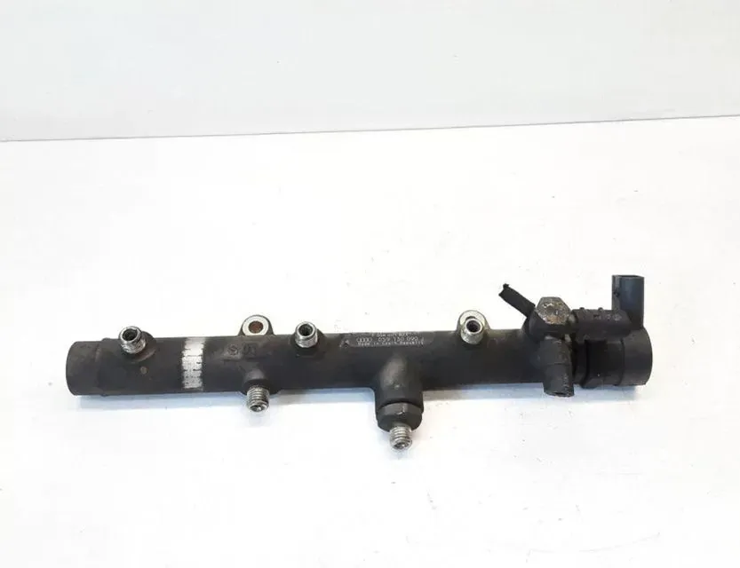 AUDI A6 C6/4F (2004-2011) Топливная рейка 059130090J 33697542
