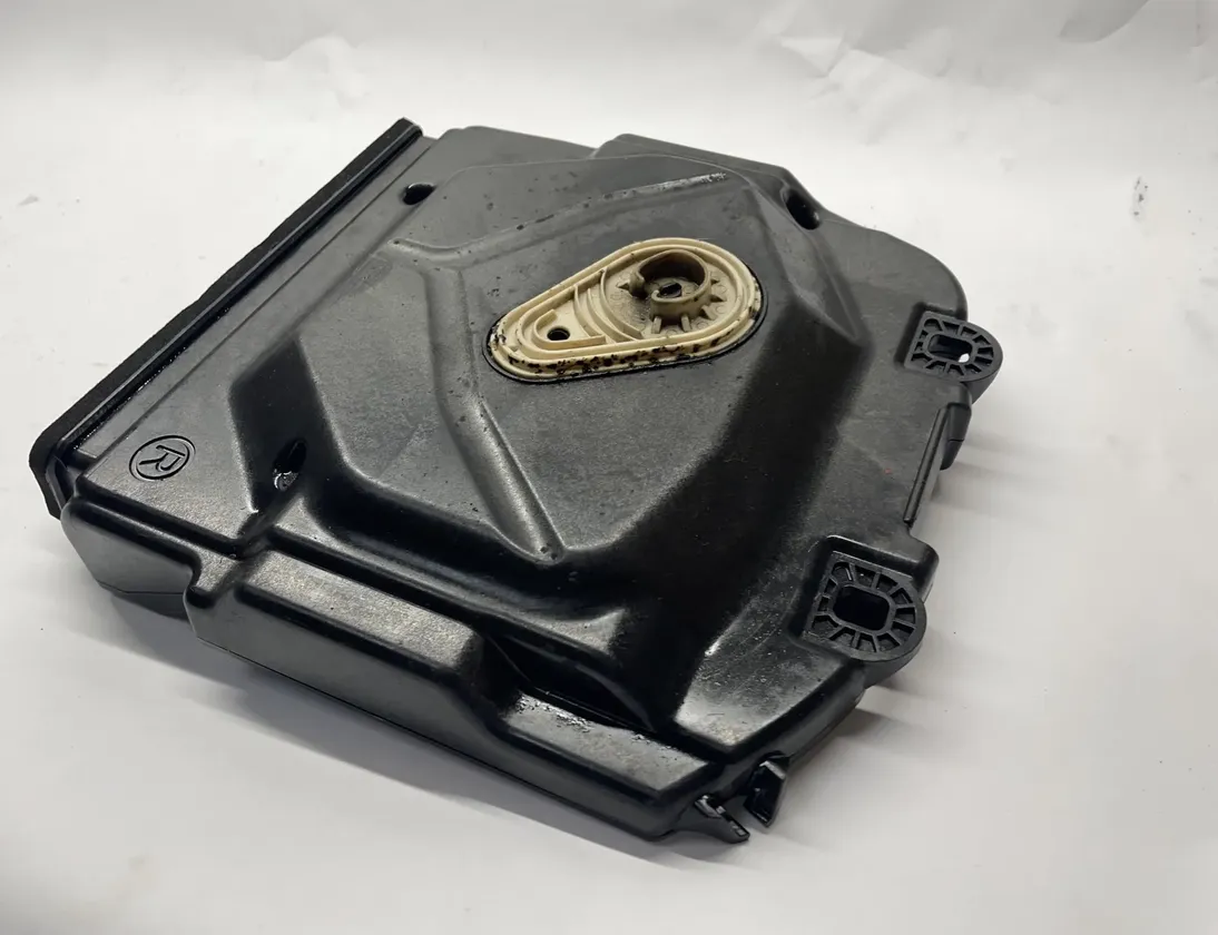 BMW 5 Series F10/F11 (2009-2017) Низкочастотный динамик с правой стороны 916968602,65139169686-02,9169686 29584623