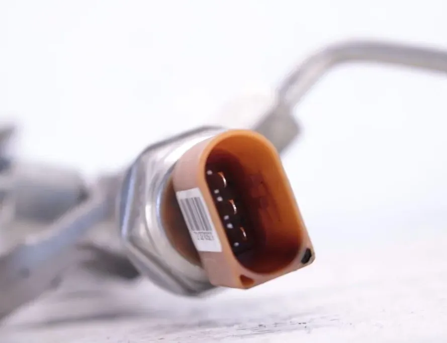 SKODA Superb 2 generation (2008-2015) Топливная рейка 057130764AB,03L089N 33280749