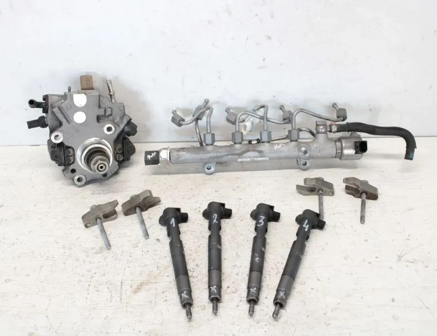 MERCEDES-BENZ C-Class W205/S205/C205 (2014-2023) Fuel Injector Kit A6510703301 33299712