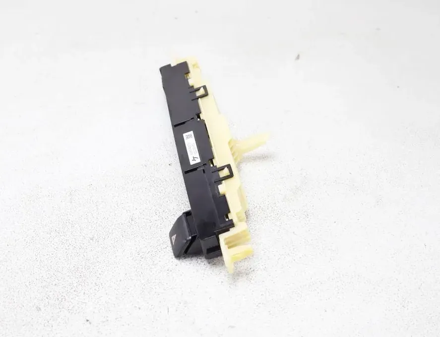 TOYOTA RAV4 5 generation (XA50) (2018-2024) Hazard button 8395042270 33304587