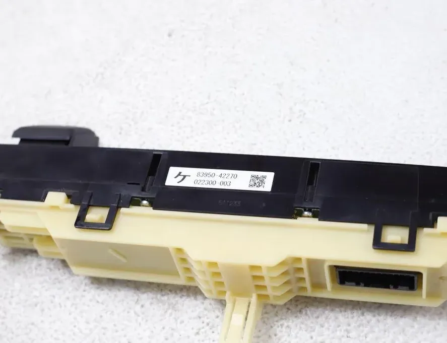 TOYOTA RAV4 5 generation (XA50) (2018-2024) Hazard button 8395042270 33304587
