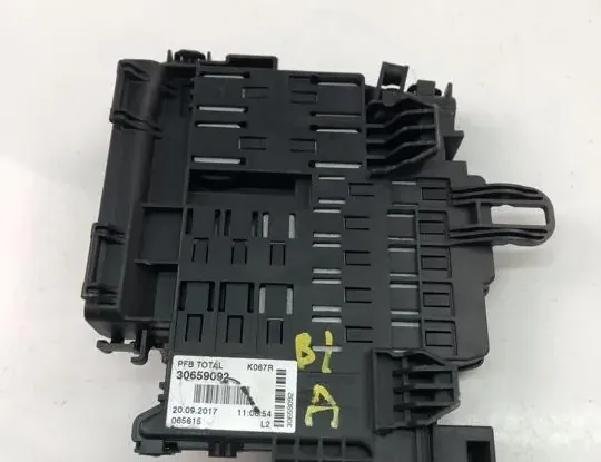 VOLVO XC60 1 generation (2008-2017) Блок предохранителей 30659092 34435422