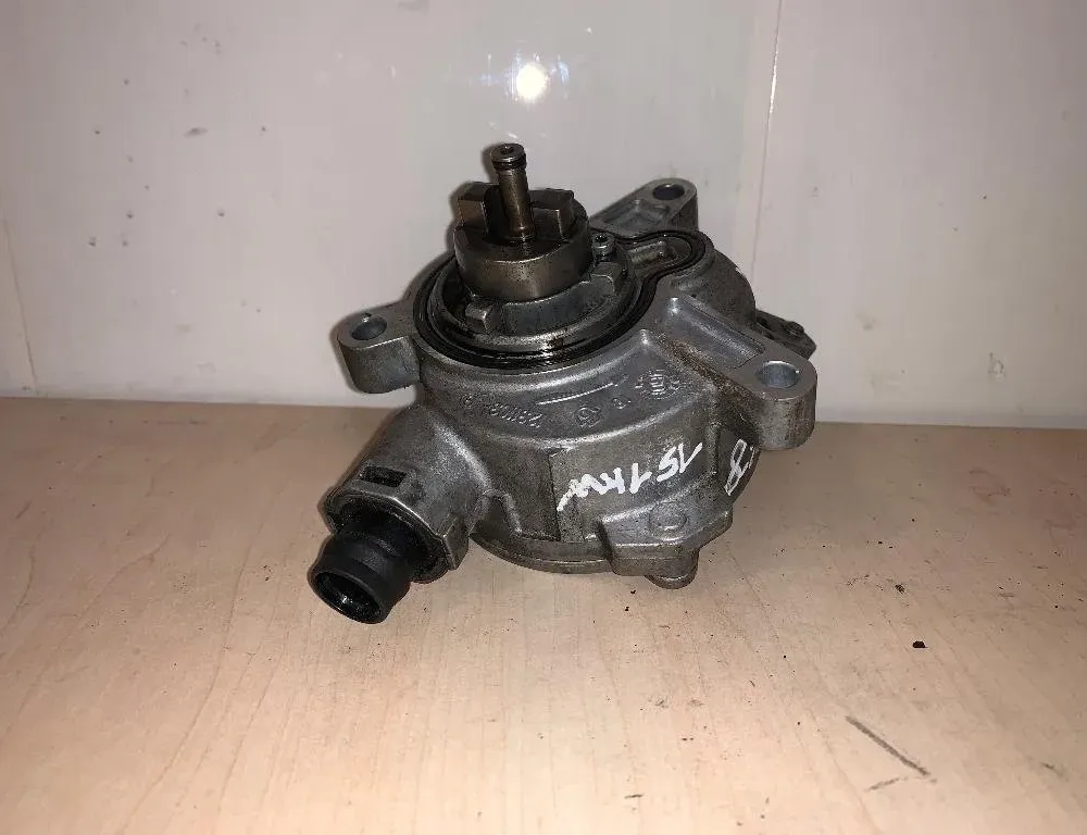 VOLVO XC70 2 generation (2000-2007) Vacuum Pump 31219463 23197622
