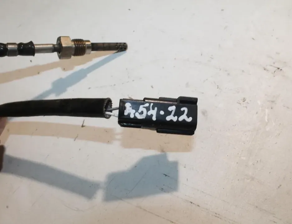 VOLVO V70 2 generation (2000-2008) Exhaust gas temperature sensor 30751456A 34516489