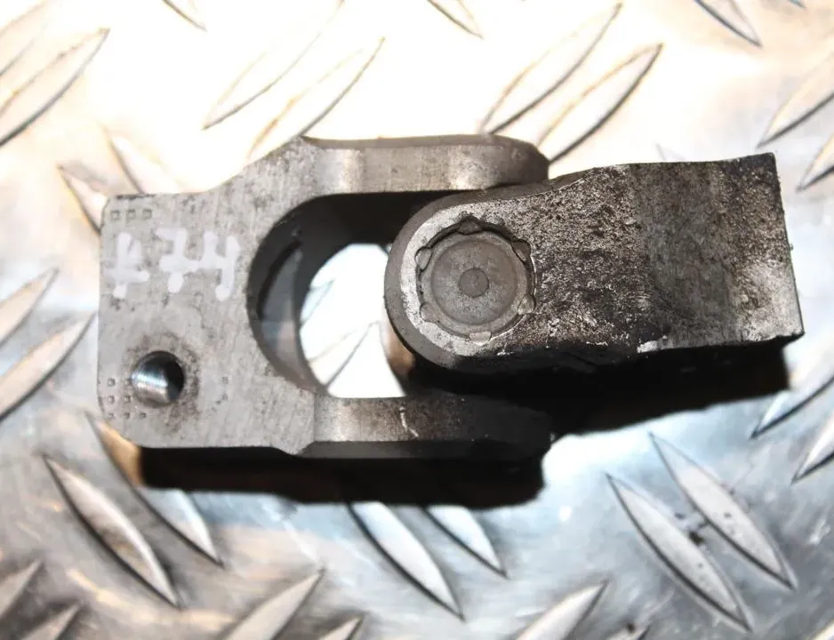 VOLVO XC90 1 generation (2002-2014) Steering Column Shaft Joint 34882889