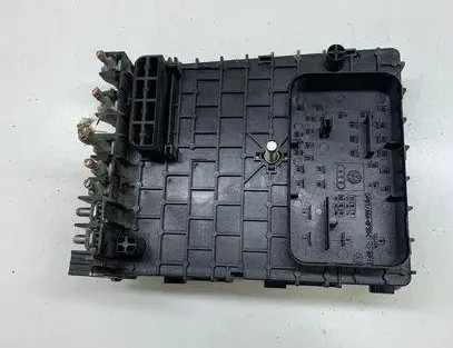 VOLKSWAGEN Passat B6 (2005-2010) Fuse box 63592777,3C0937125 23939298