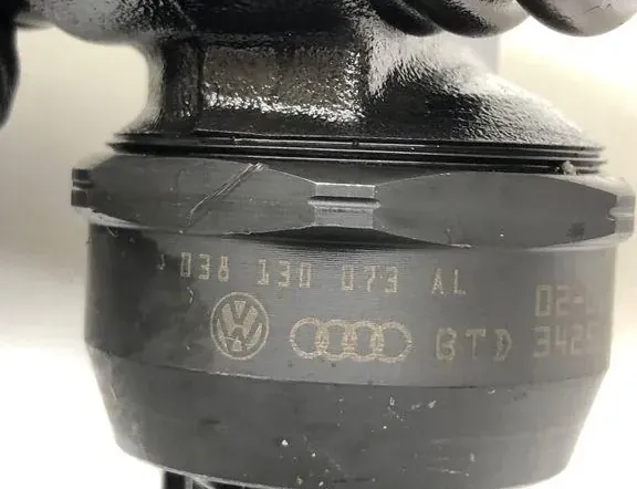 VOLKSWAGEN Passat B7 (2010-2015) Форсунка 038130073AL 33824452