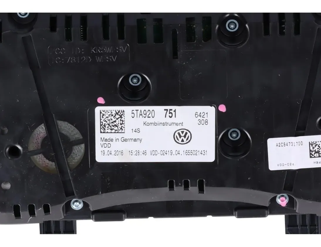 VOLKSWAGEN Touran 3 generation (2015-2023) Speedometer 5TA920751 21344557