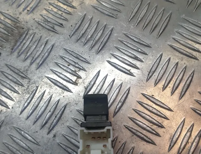 SUBARU Legacy 3 generation (1998-2003) Кнопка стеклоподъемника задней левой двери 83071ae040,83071ae040 13457484