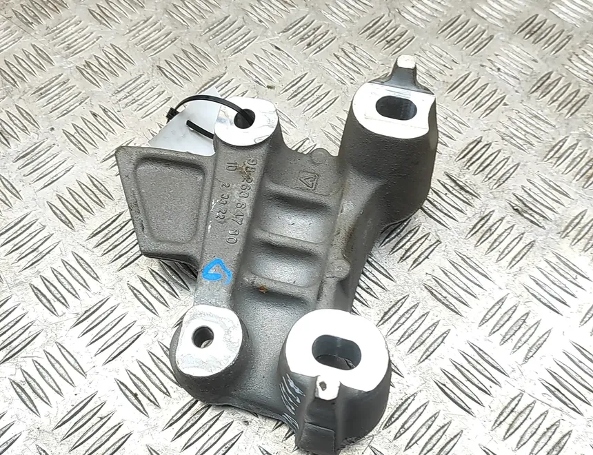 PEUGEOT 208 2 generation (2019-2023) Engine Bracket Right Side 9826364780 35528280