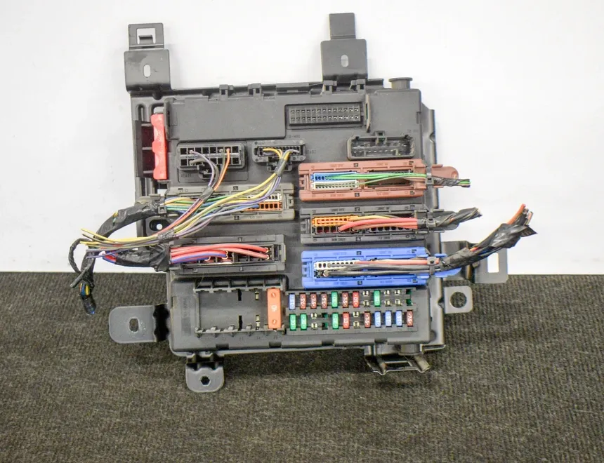SAAB 9-3 2 generation (2002-2014) Fuse Box 519161301,12769679 10666779