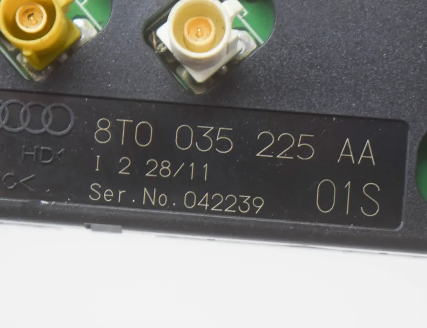 AUDI A5 8T (2007-2016) Bootlid Antenna Amplifier 8T0035225AA 12293155