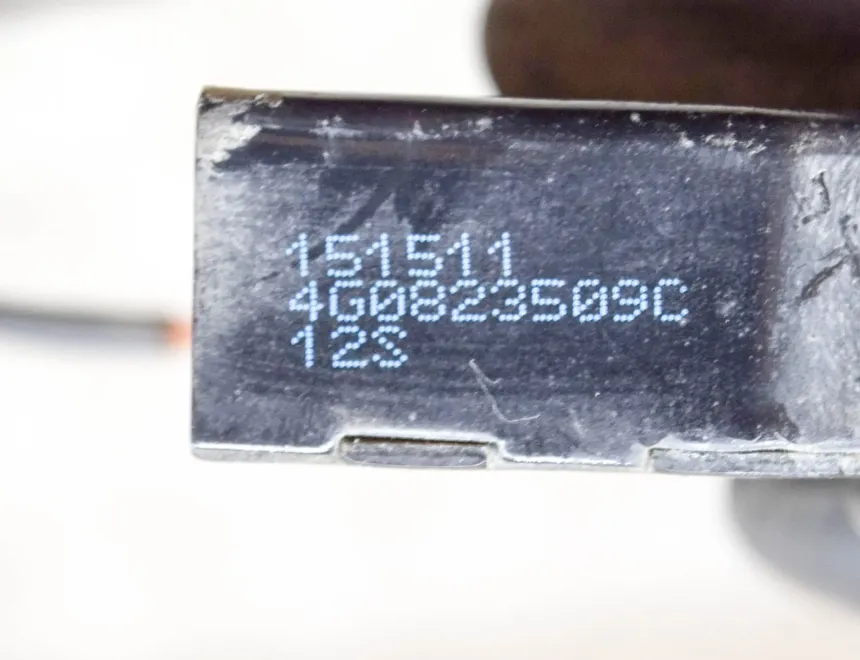 AUDI A6 C7/4G (2010-2020) Замок капота левый 4G0823509C 20662951