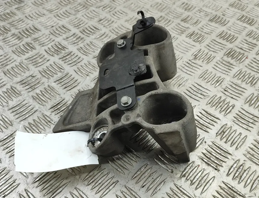 PEUGEOT 2008 2 generation (2019-2023) Engine Bracket Right Side 9826364780 27794965