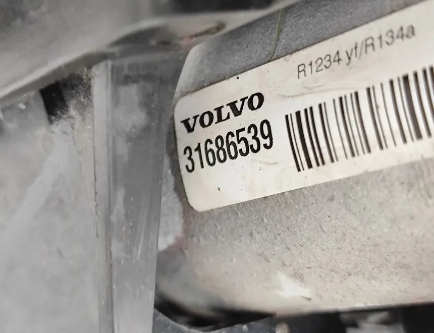 VOLVO XC60 2 generation (2017-2024) Cooling Parts 32224829,31689539,32224824,31657360 28597780