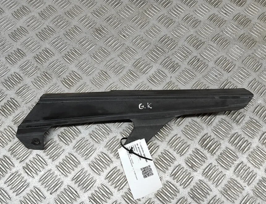 SUZUKI DL drive chain guard cover 31567262