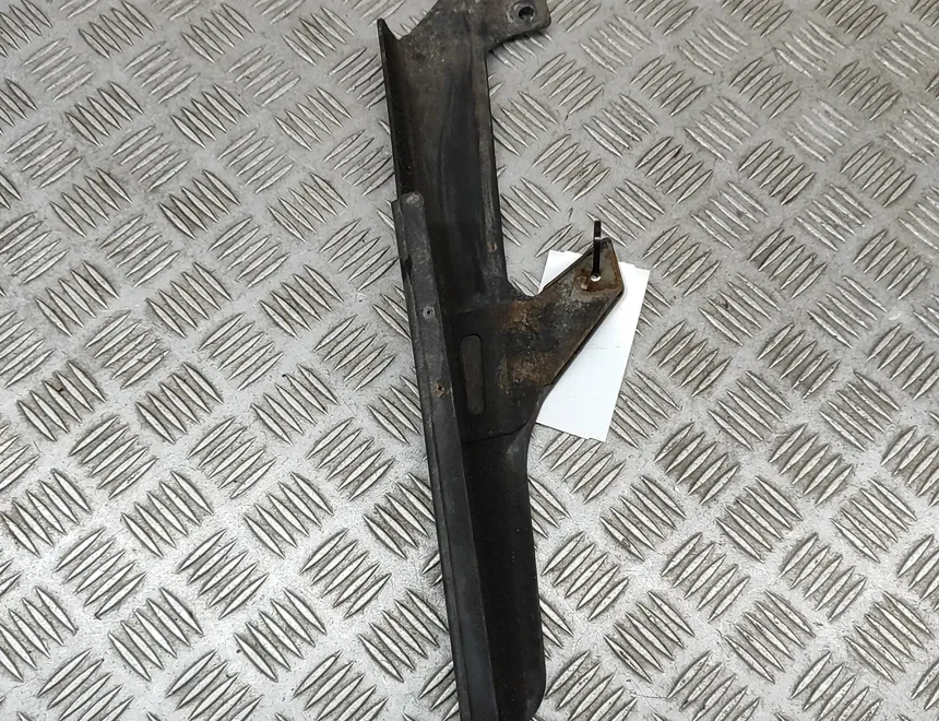 SUZUKI DL drive chain guard cover 31567262