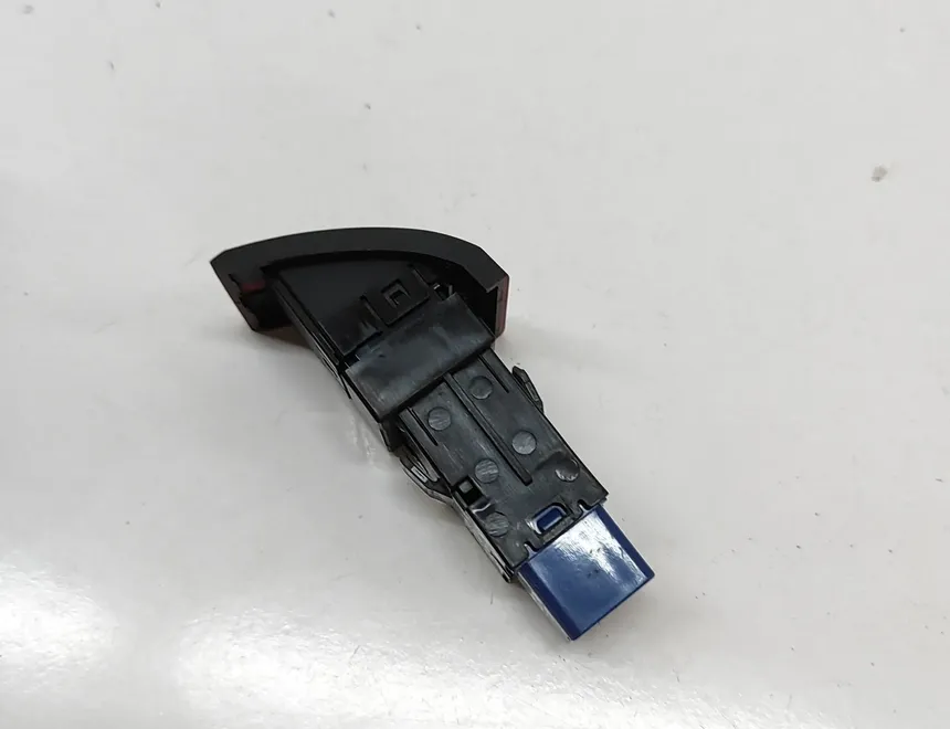 TOYOTA RAV4 5 generation (XA50) (2018-2024) Hazard button 84332-42030 31986165