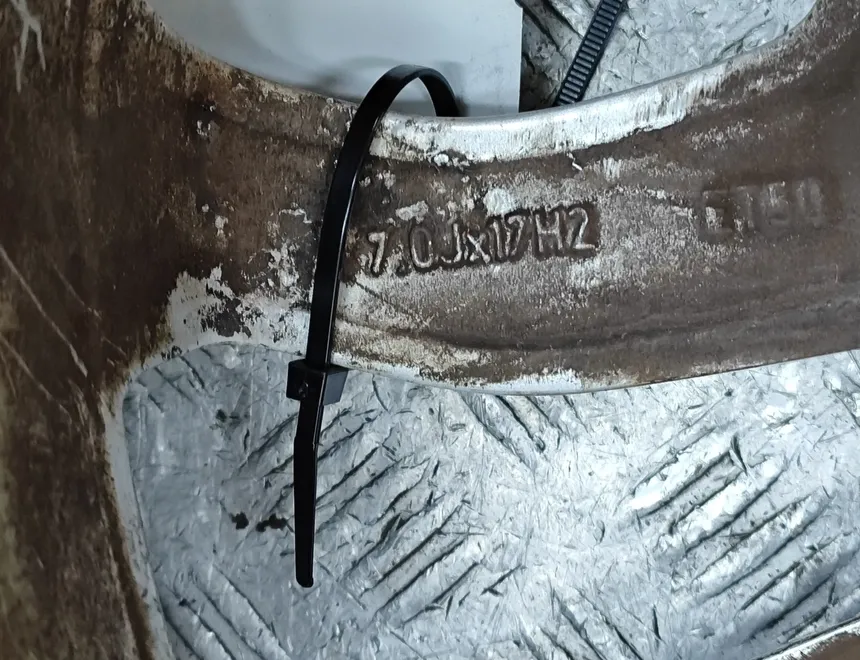 VOLVO V40 Cross Country 1 generation (2012-2020) Wheel 31423874 33021490