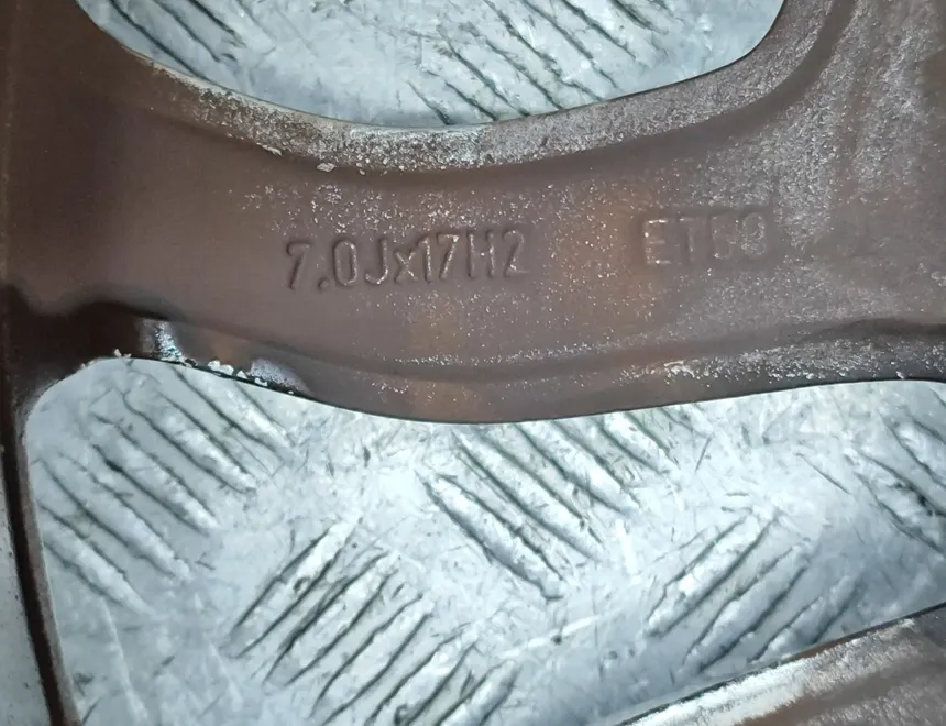 VOLVO V40 Cross Country 1 generation (2012-2020) Wheel 31423874 33021492