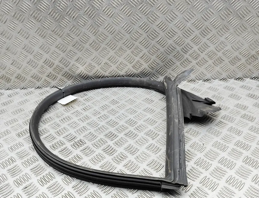AUDI RS 5 8T (2010-2015) Front Right Door Seal Rubber 8T0845354E 33041004