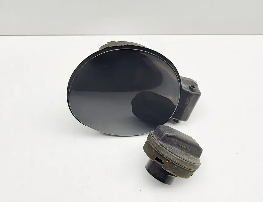 AUDI RS 5 8T (2010-2015) Fuel Tank Flap 8T0809999E 33041674