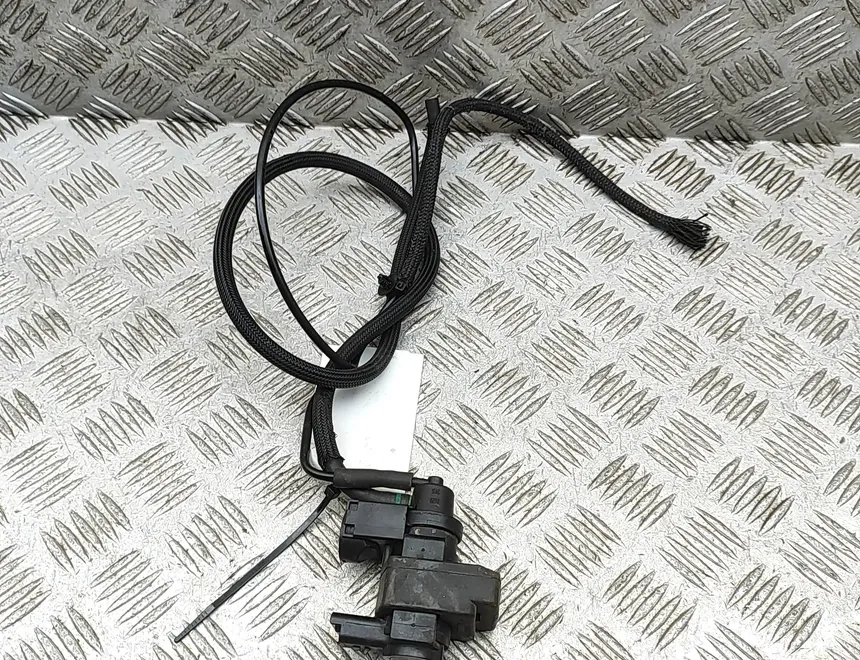 BMW 3 Series F30/F31 (2011-2020) Vacuum Valve 7599547 33514895
