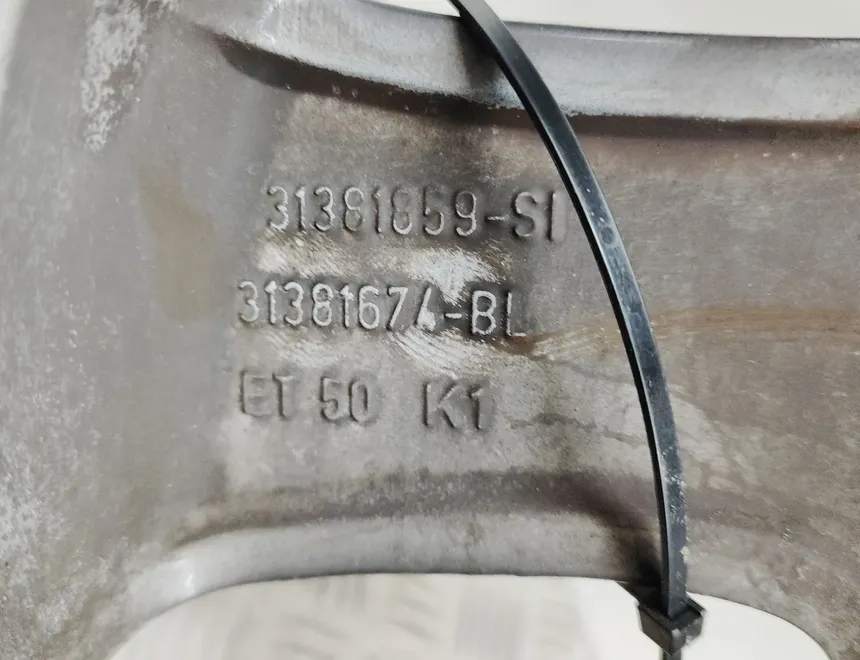 VOLVO V40 Cross Country 1 generation (2012-2020) Wheel 31400828,31381859,31381674 33724457