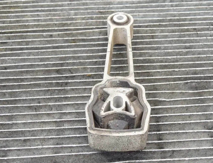 VOLVO XC60 2 generation (2017-2024) Right Side Engine Mount 31430441 4075199