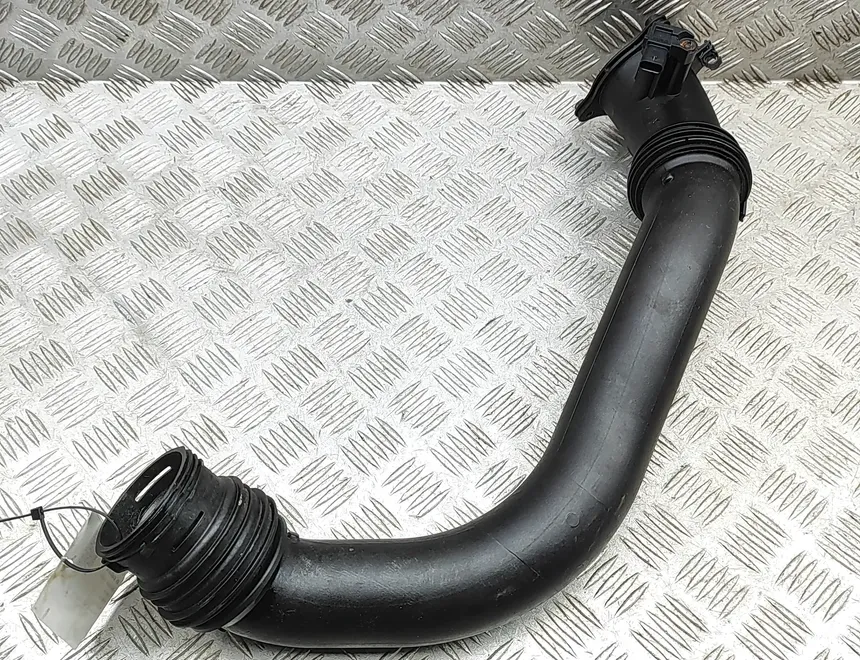 BMW 4 Series F32/F33/F36 (2013-2020) Intercooler Hose Pipe 8601683 34024034