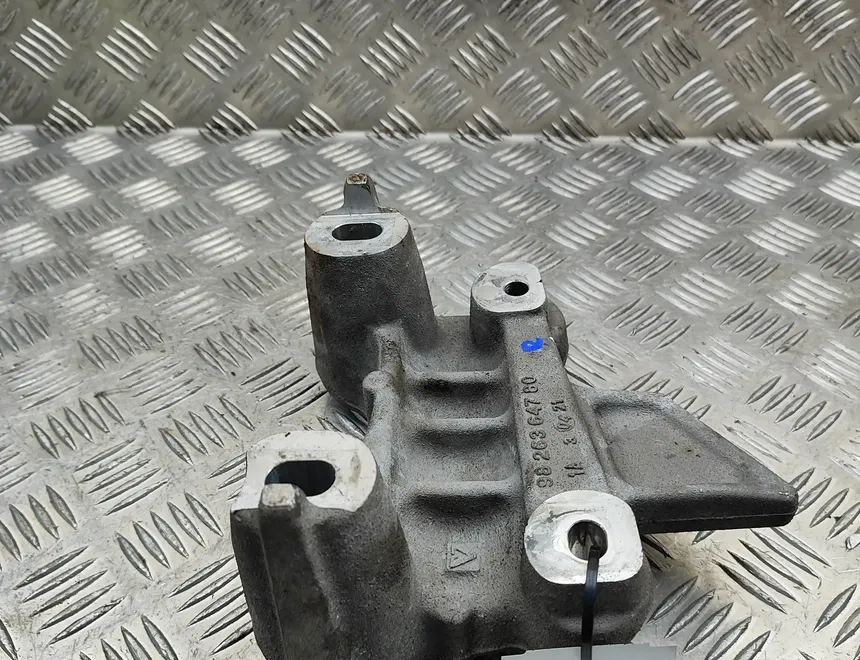 OPEL Mokka 2 generation (2021-2023) Engine Bracket Right Side 9826364780 34058486