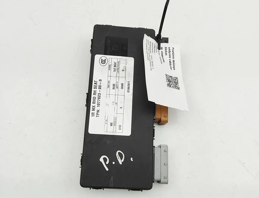 TESLA Model X 1 generation (2015-2024) Front Right Seat Control Unit 1077623-00-B 34804986