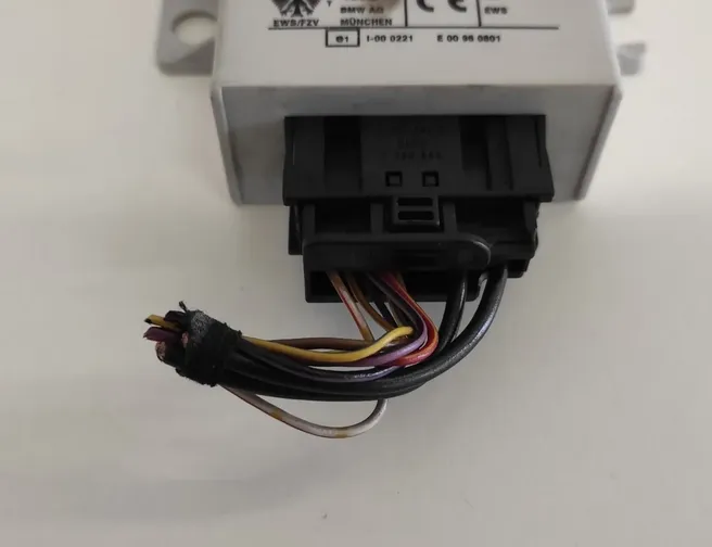 BMW 5 Series E39 (1995-2004) Блок управления иммобилайзера YWC107130,608377UTA,61356905667 18064585