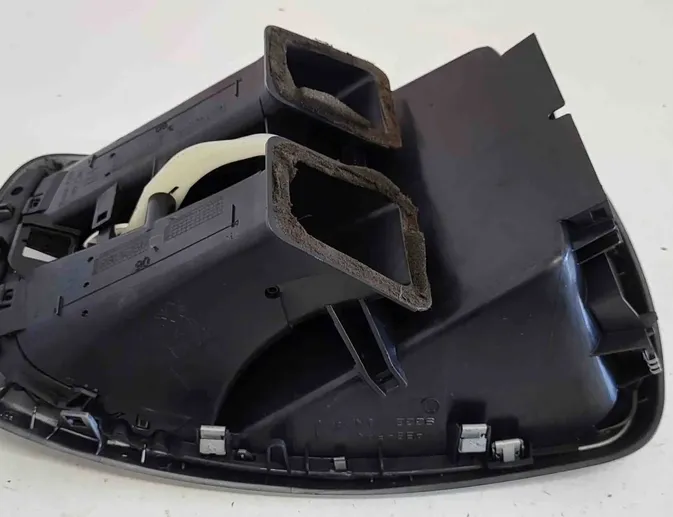 PEUGEOT 207 1 generation (2006-2009) Вентиляционные отверстия центральной консоли 9650068177 32402192