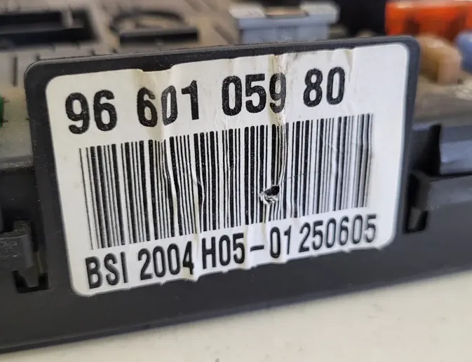 CITROËN C5 2 generation (2008-2017) Fuse Box 9660105980 33200950