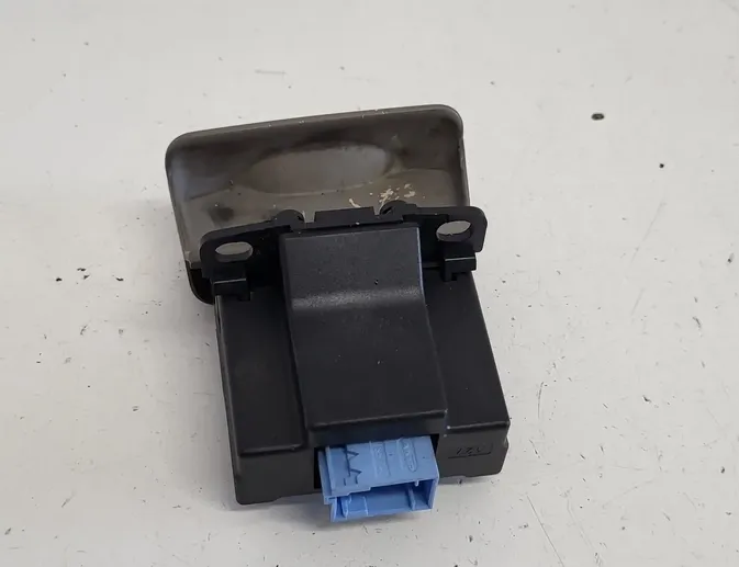 RENAULT Scenic 2 generation (2003-2010) Кнопка ручного тормоза 8200243681 33717445