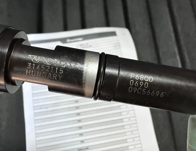 VOLVO V60 2 generation (2018-2023) Fuel Injector 31452115,09c56696 32821438